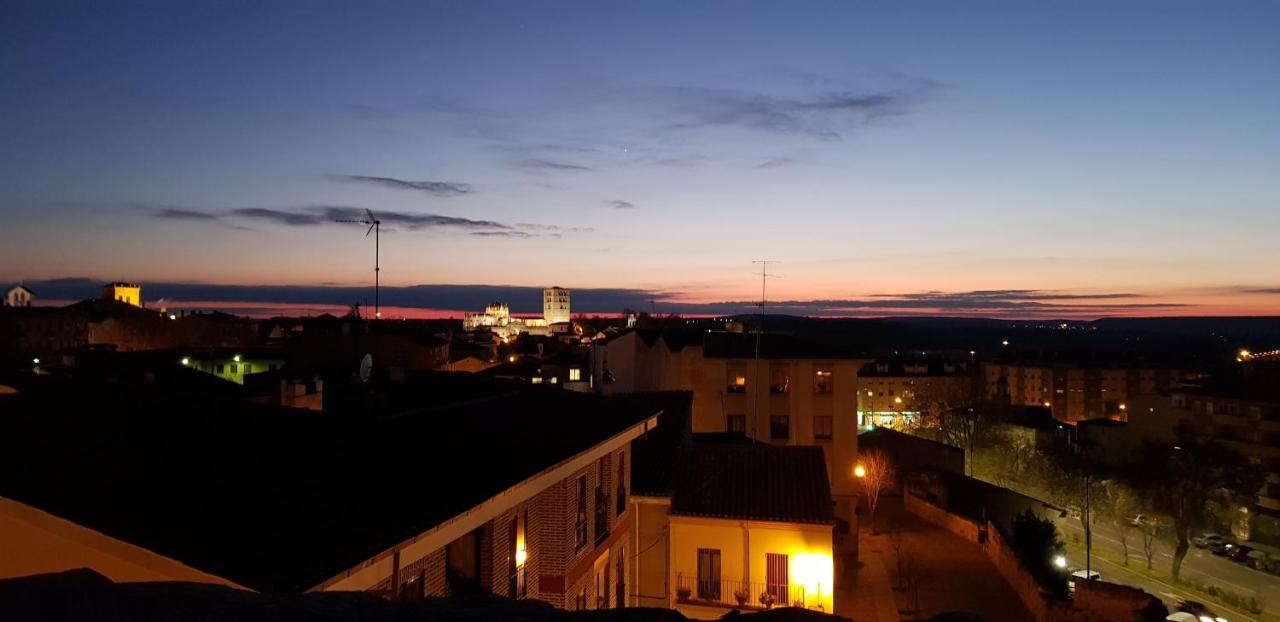 Apartamentos La Muralla Замора Екстериор снимка